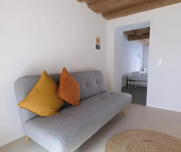 Herzige In Altem Gemaeuer