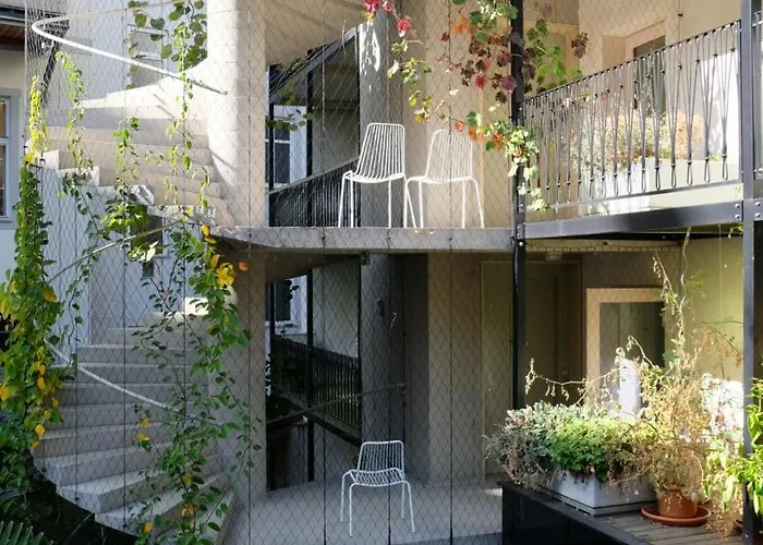 Herzige In Altem Gemäuer *